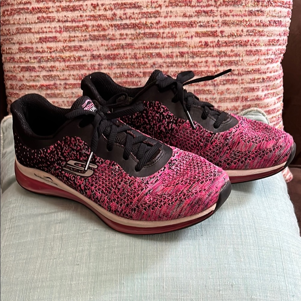 Skechers Pink and Black Sneakers Lightweight Knit Design
